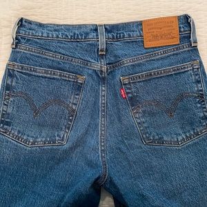 Levi’s Wedgie Fit Straight Jeans || 25W 26L NEW